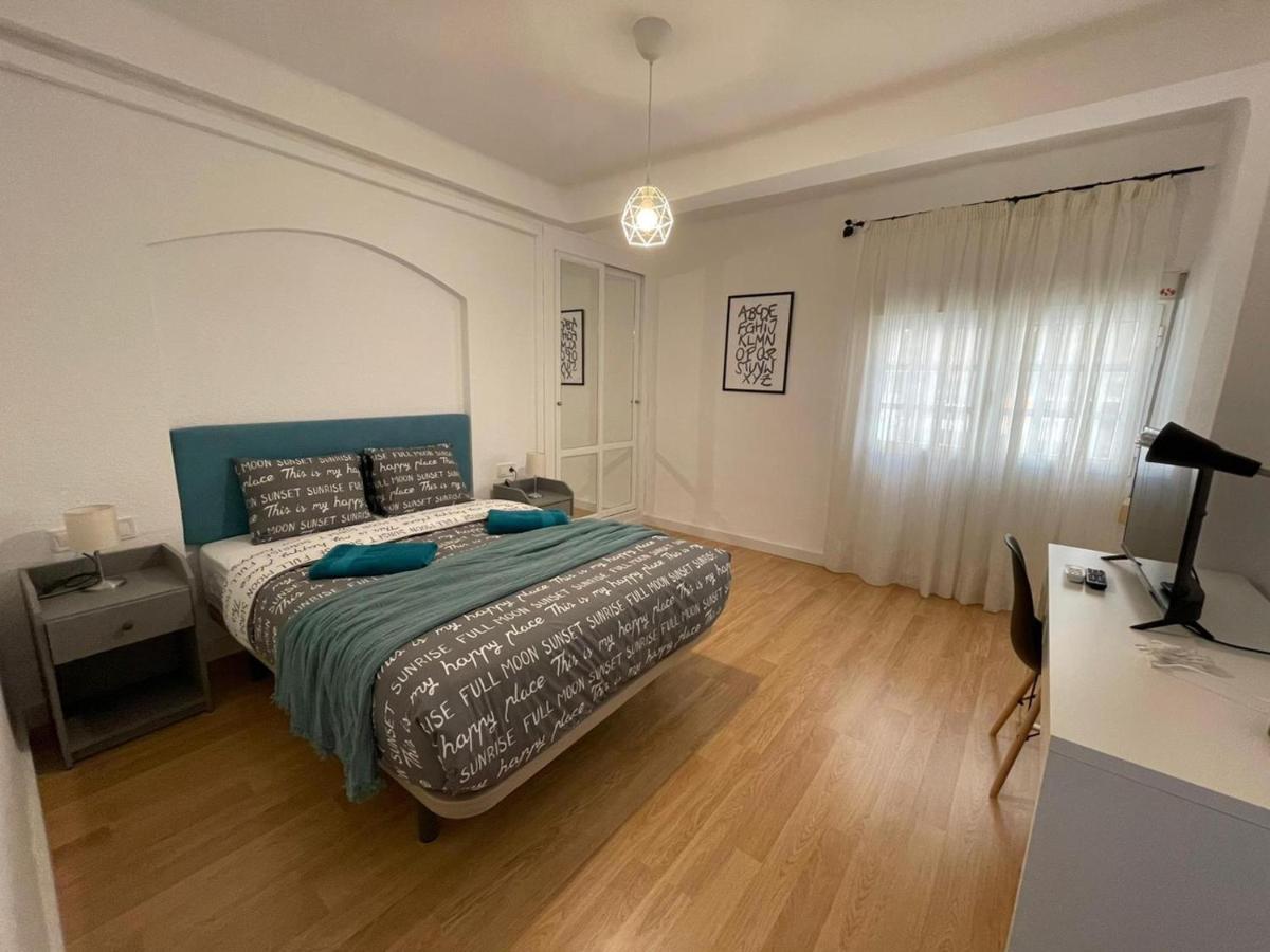 Holidays2malaga 2 Bedroom Armengual De La Mota Close Shopping Center Lägenhet Málaga