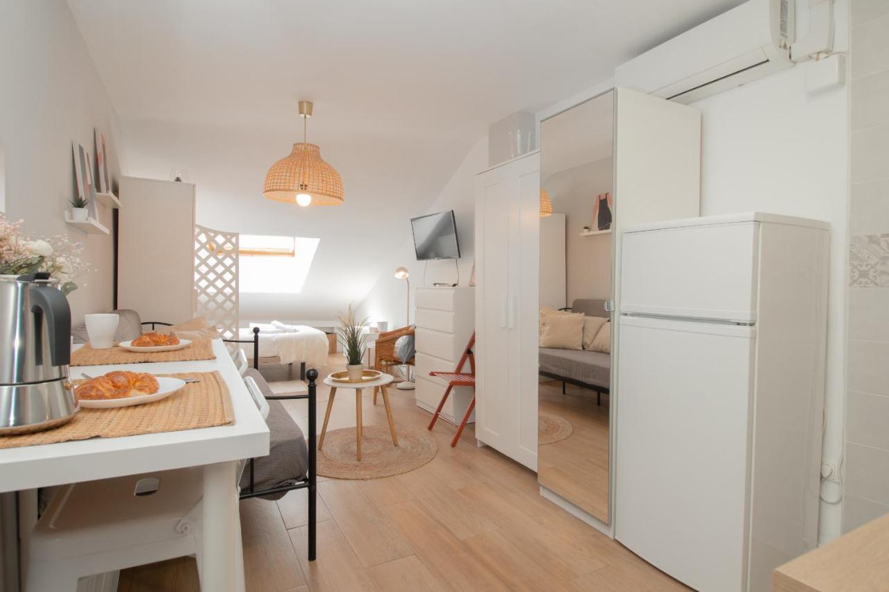 C96 - Brilliant Penthouse Studio Apartamento