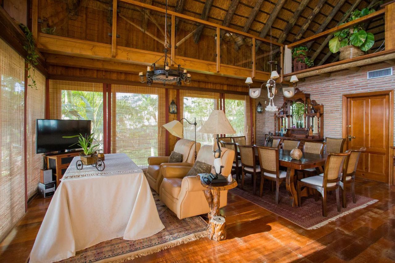 Indonesian Palace Luxurious Boutique Villa Málaga