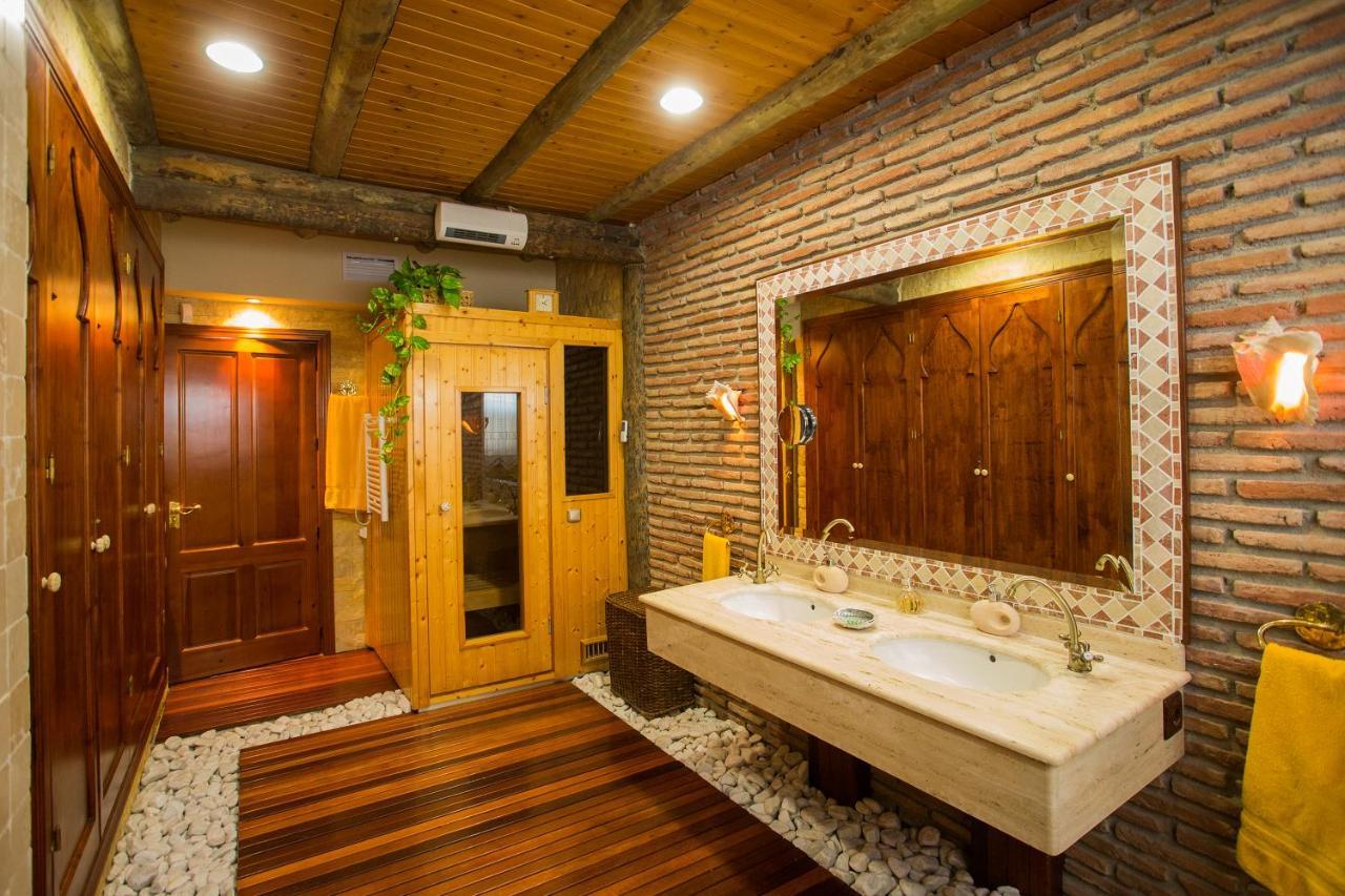 Villa Indonesian Palace Luxurious Boutique Málaga