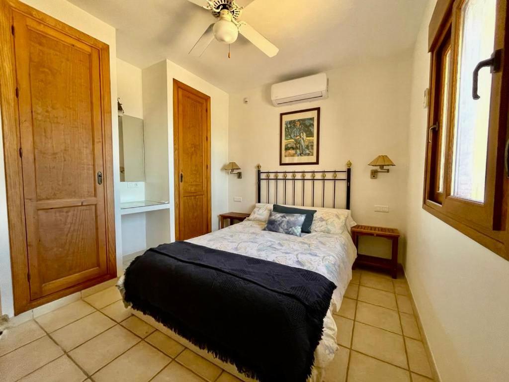 Villa With Private Pool, Mountain And Sea Views Málaga