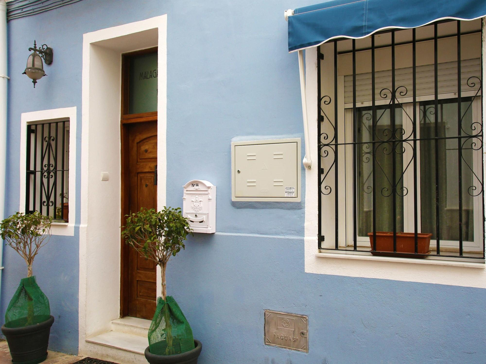 Málaga Lodge Guesthouse 3*