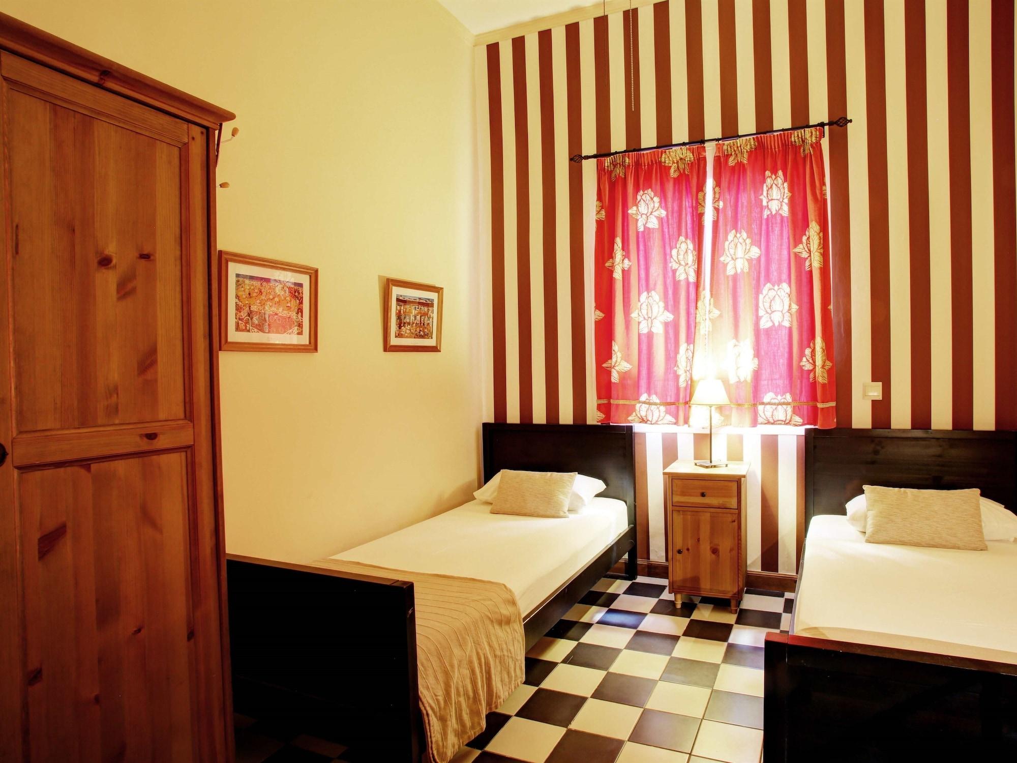 Malaga Lodge Guesthouse Pensionat 3*