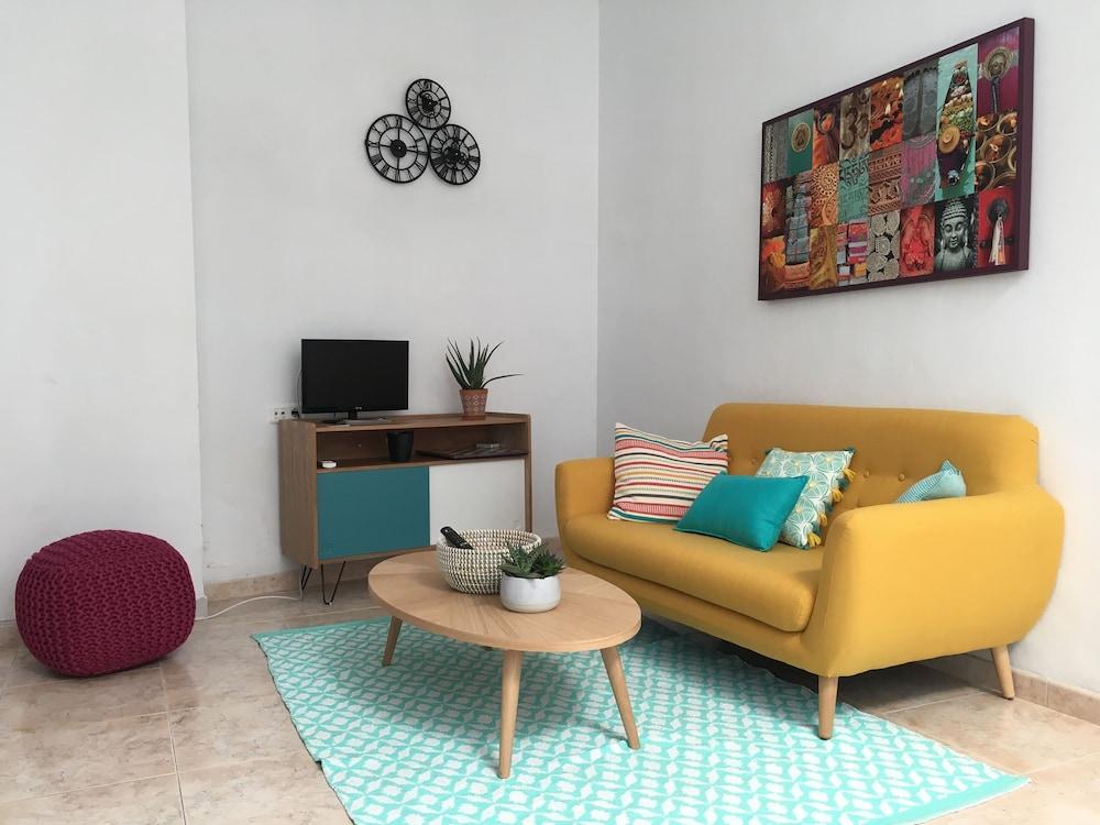 La Moraga De Poniente Hostel