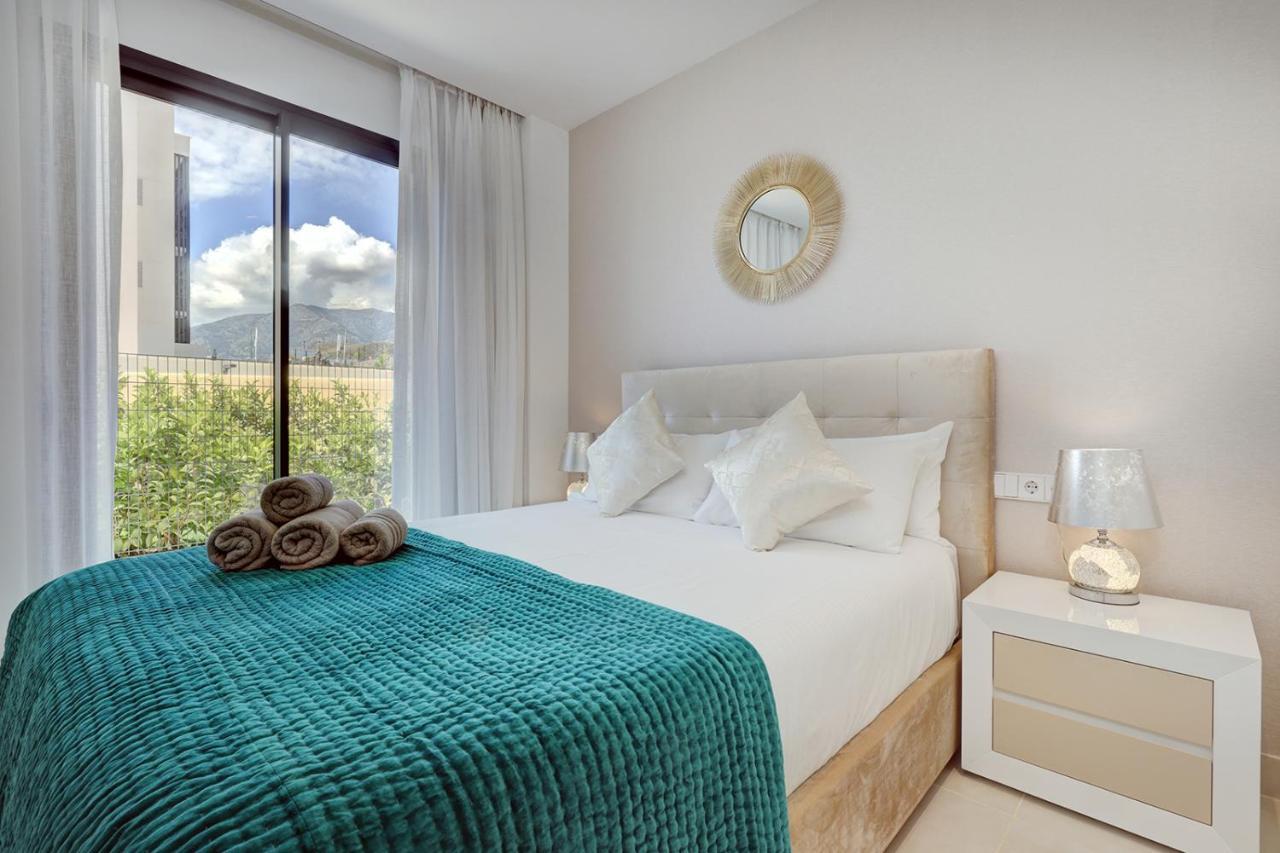 Leilighet 092 - Modern, Spacious El Higueron With Private Garden & Bbq