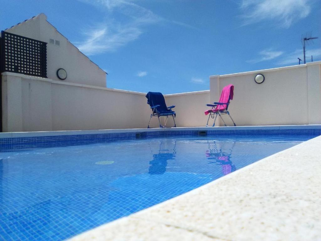 Quiet In The Heart Of Pool & Free Parking Apartment