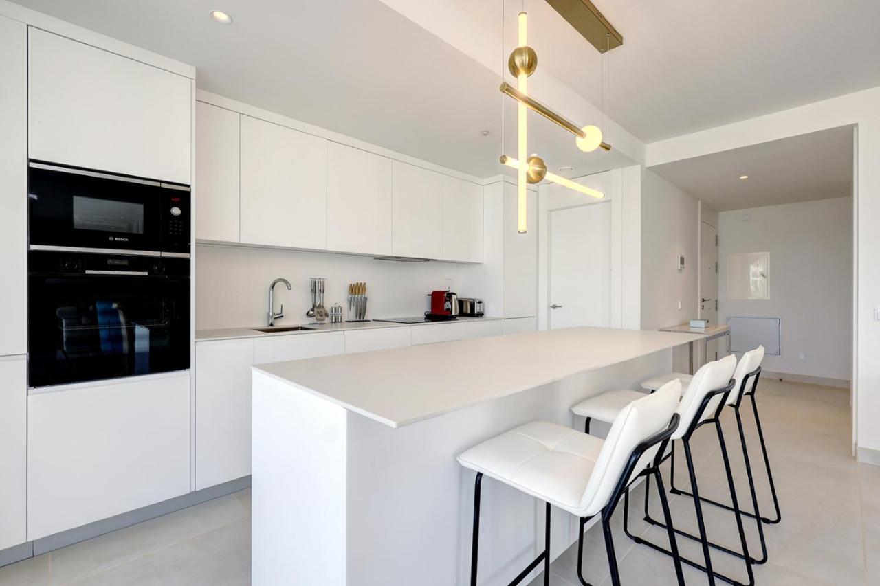 092 - Modern, Spacious El Higueron With Private Garden & Bbq Leilighet *