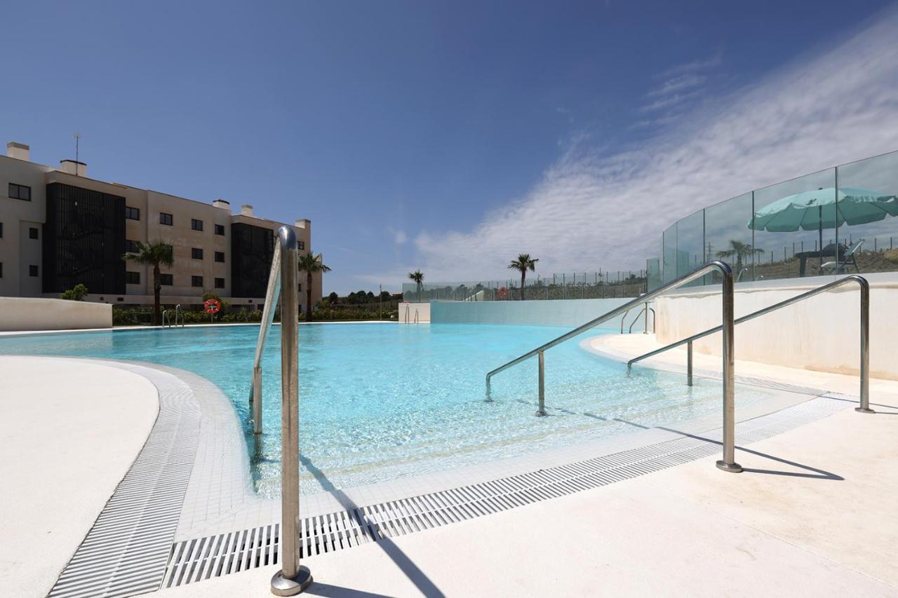 Leilighet 092 - Modern, Spacious El Higueron With Private Garden & Bbq Málaga
