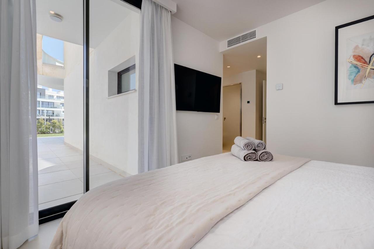 092 - Modern, Spacious El Higueron With Private Garden & Bbq * Málaga