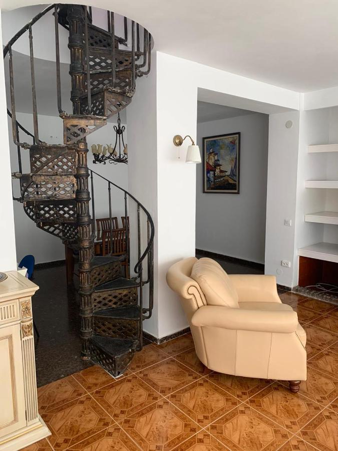 Appartement Mooi En Erg Ruim Met Openhaard