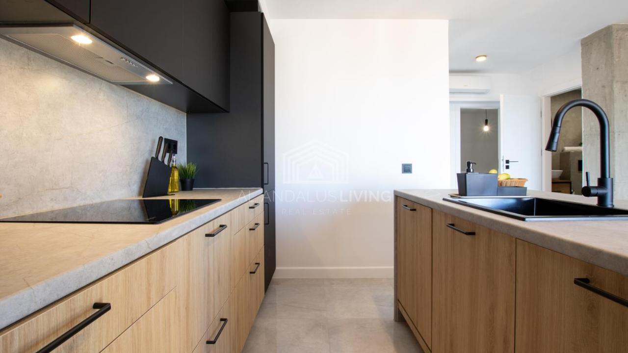 Contemporary Loft Style With Amazing Sea Views And With Direct Access To The Beach From The Community *