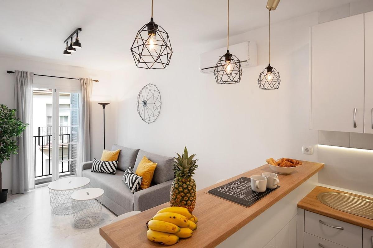 C10 - Alluring In Downtown Apartment *