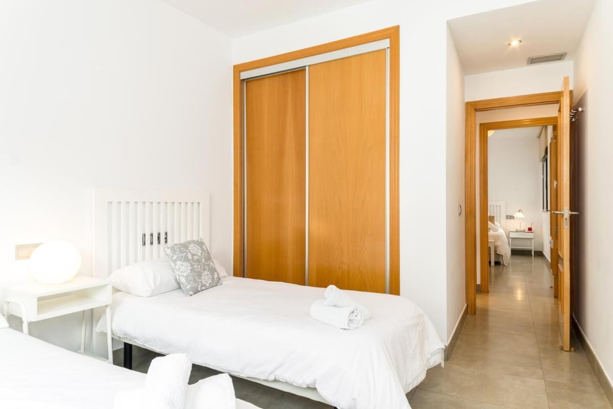 Homey 2 Bedroom In Town Appartement *
