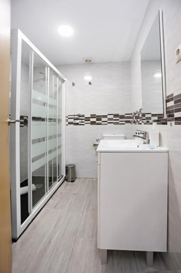 Holidays2malaga Reyna Manescau Apartments- Zona Huelin & 450 Mts De La Playa Málaga