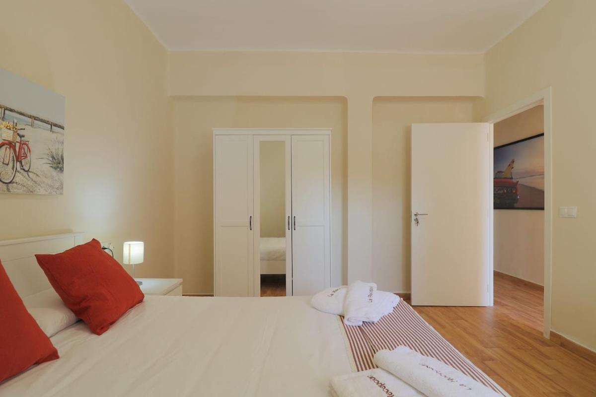 C102 - Huge And Stylish 5 Bedroom By The Center Apartamento