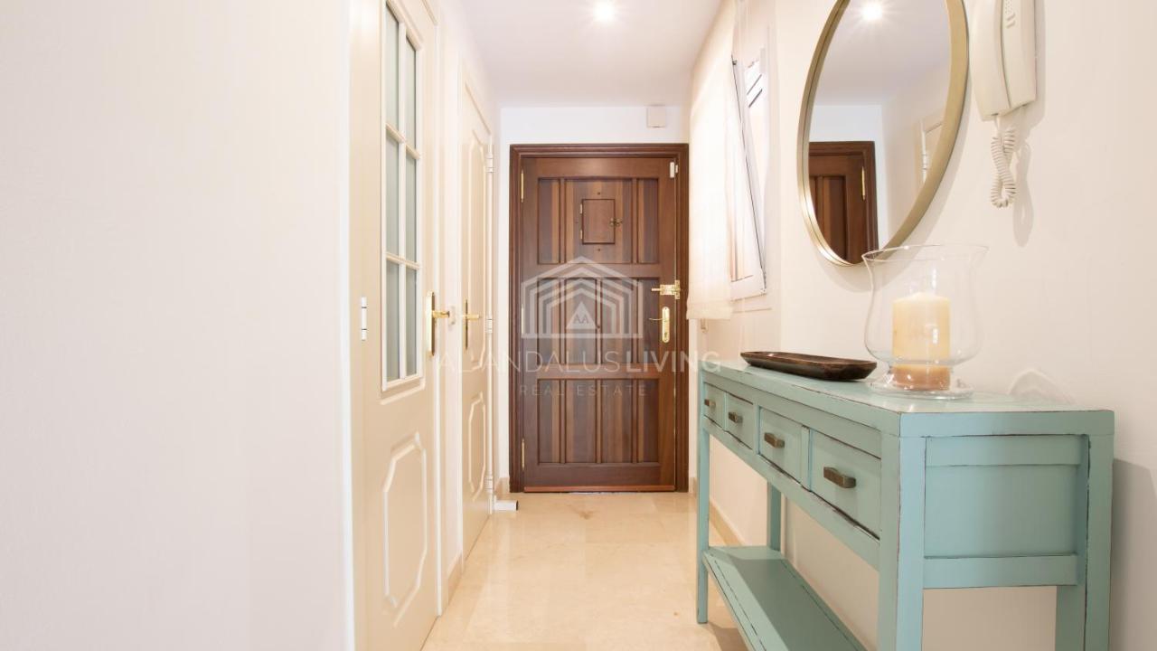 Spacious Perfectly Maintained House With Private Garden And Communal Pool In Riviera Del Sol Málaga