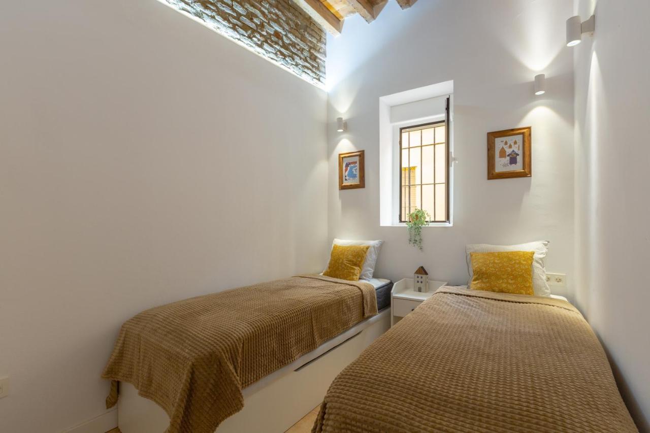 Precioso Con Patio Y Dos En El Barrio De Picasso * Málaga