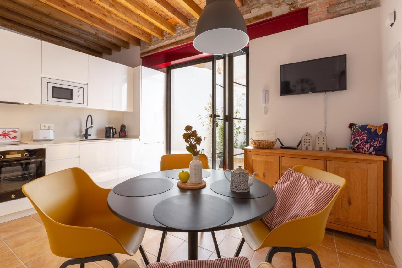 Precioso Con Patio Y Dos En El Barrio De Picasso Málaga