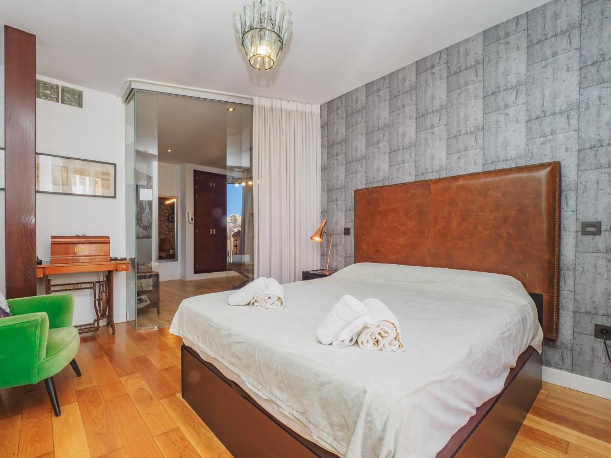 Apartment Cubo's 33 Carreteria 3b