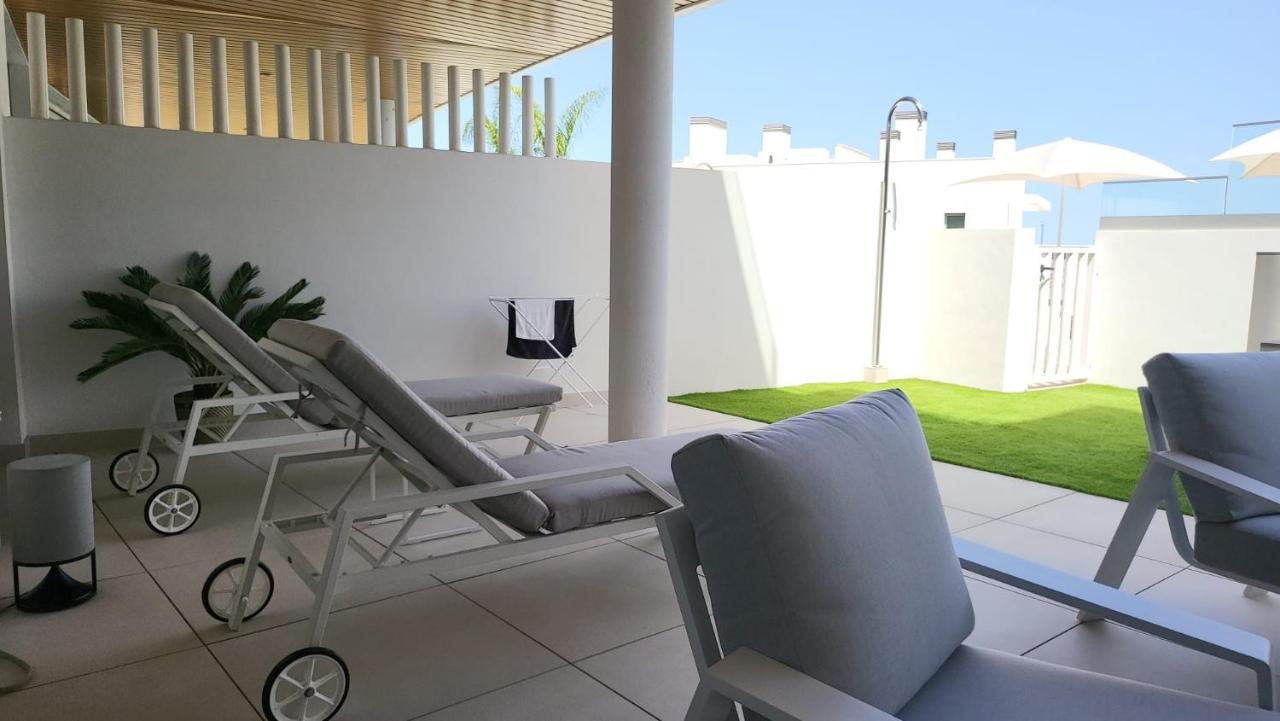 High End Large Ground Floor With Luxury Private Pool And Sea Views Apartamento