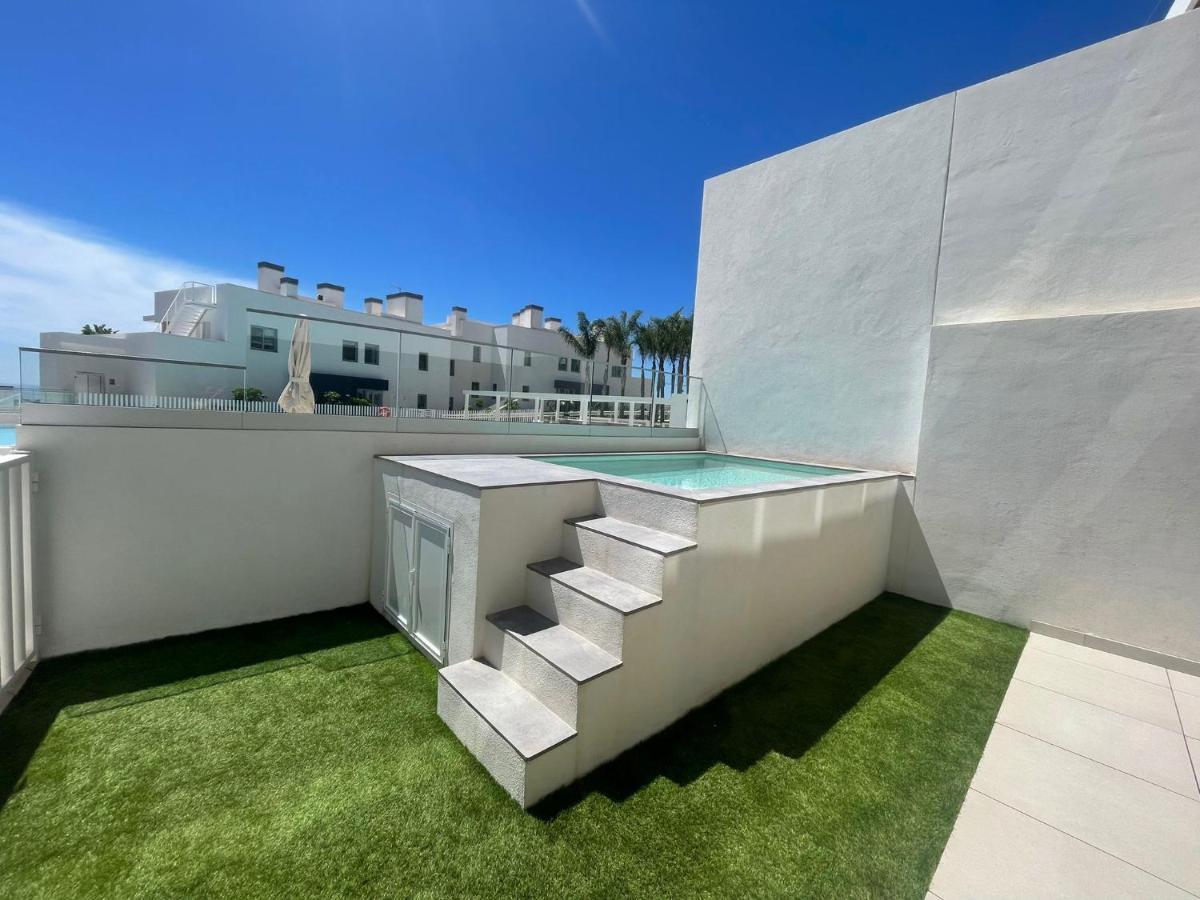 High End Large Ground Floor With Luxury Private Pool And Sea Views