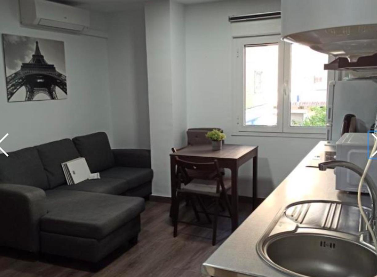 Holidays2malaga Reyna Manescau Apartments- Zona Huelin & 450 Mts De La Playa Leilighet