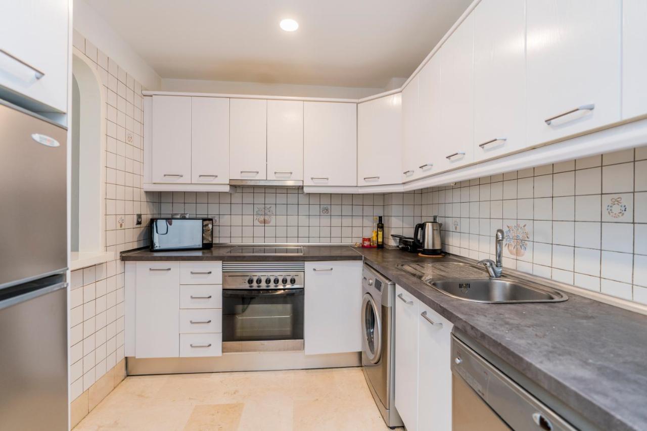 Apartment Beautiful 2 Bed With Pool And Golf Views *