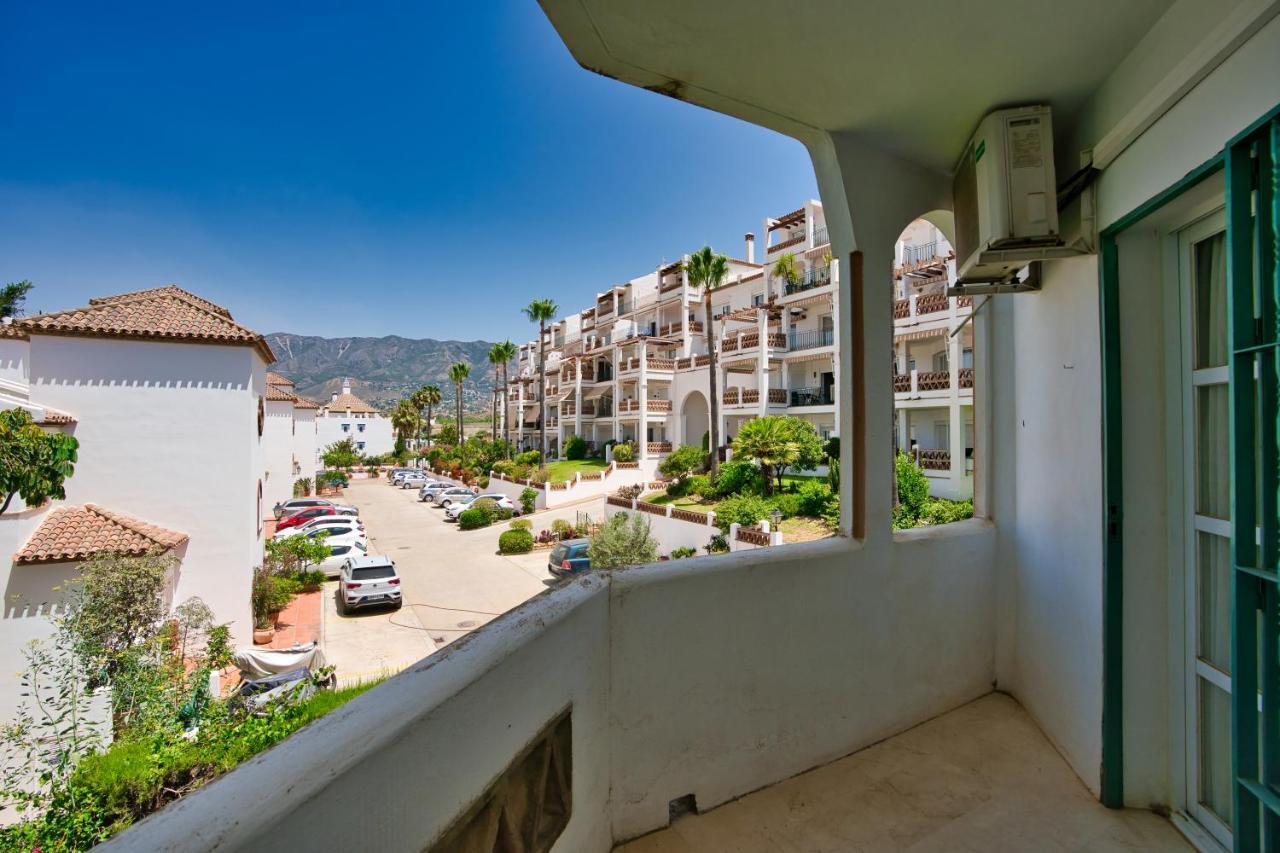 Apartment Beautiful 2 Bed With Pool And Golf Views Malaga