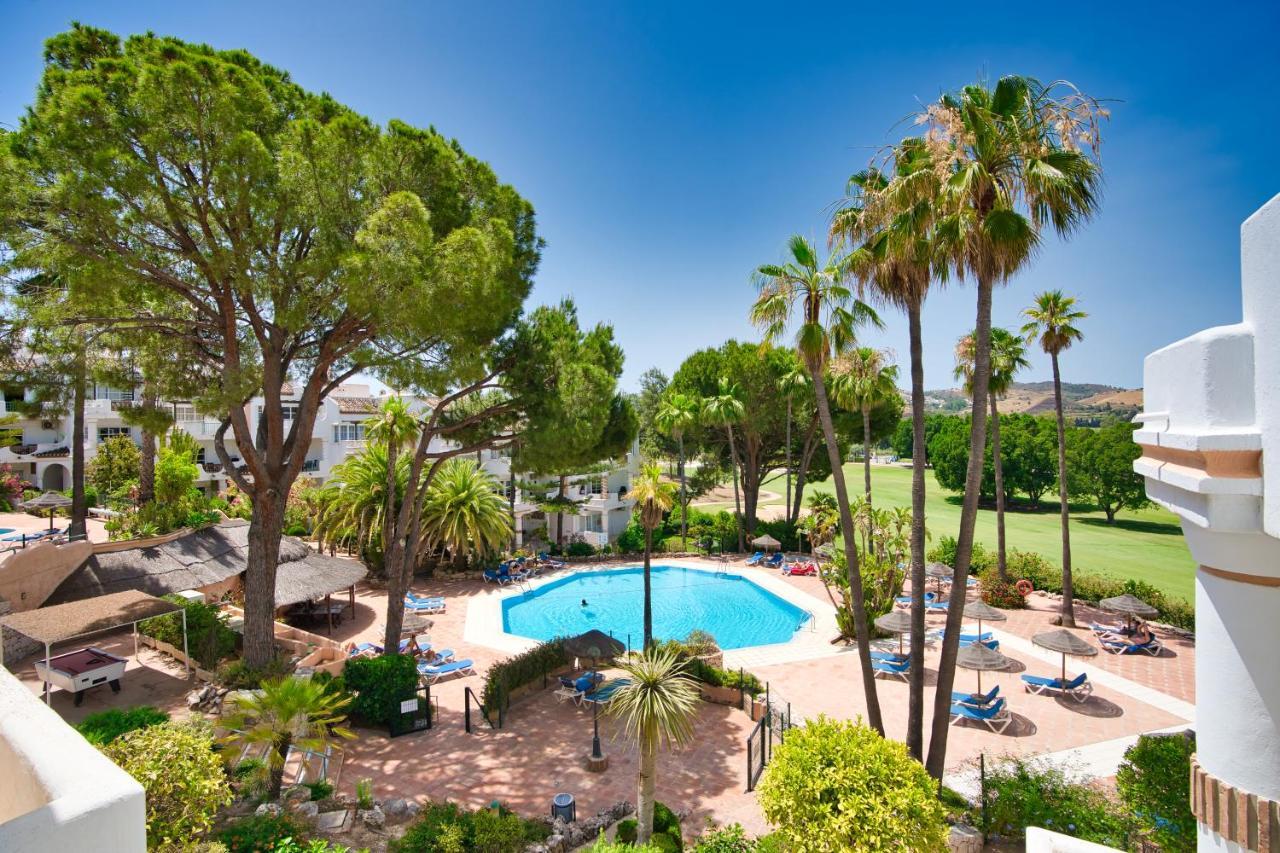 Beautiful 2 Bed With Pool And Golf Views