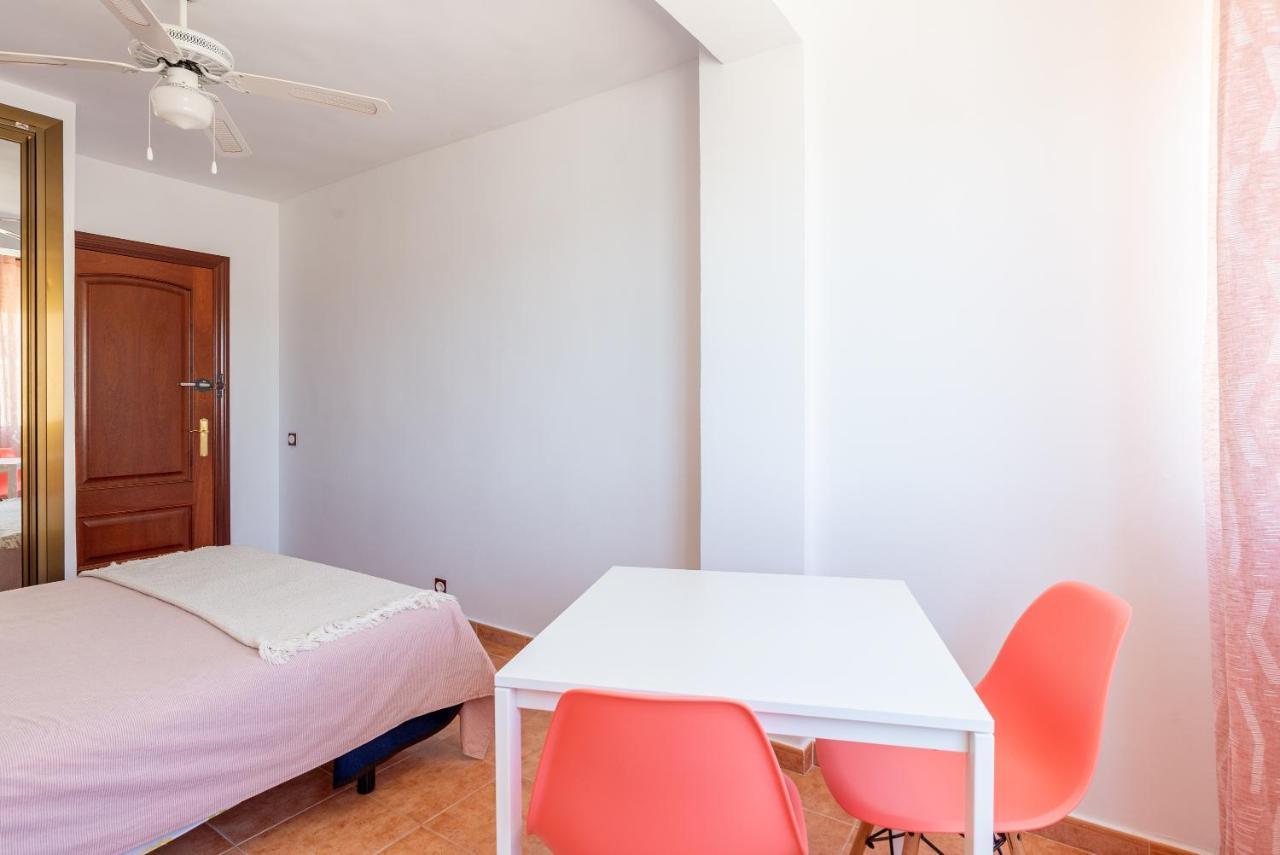 Sunny Harbor House Habitación en casa particular Málaga