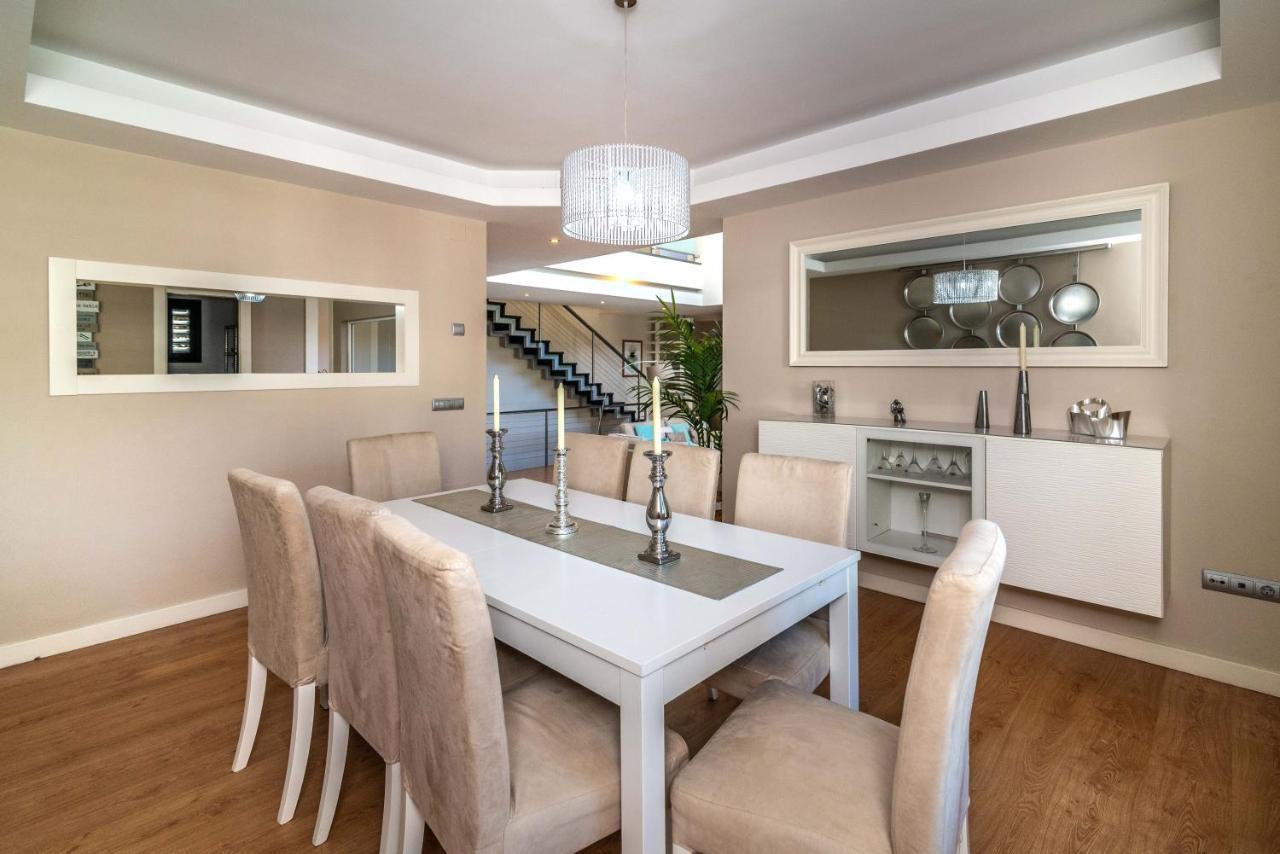 Villa Vacation Marbella I Riviera Del Sol, Private Pool, Jacuzzi, Walking Distance To The