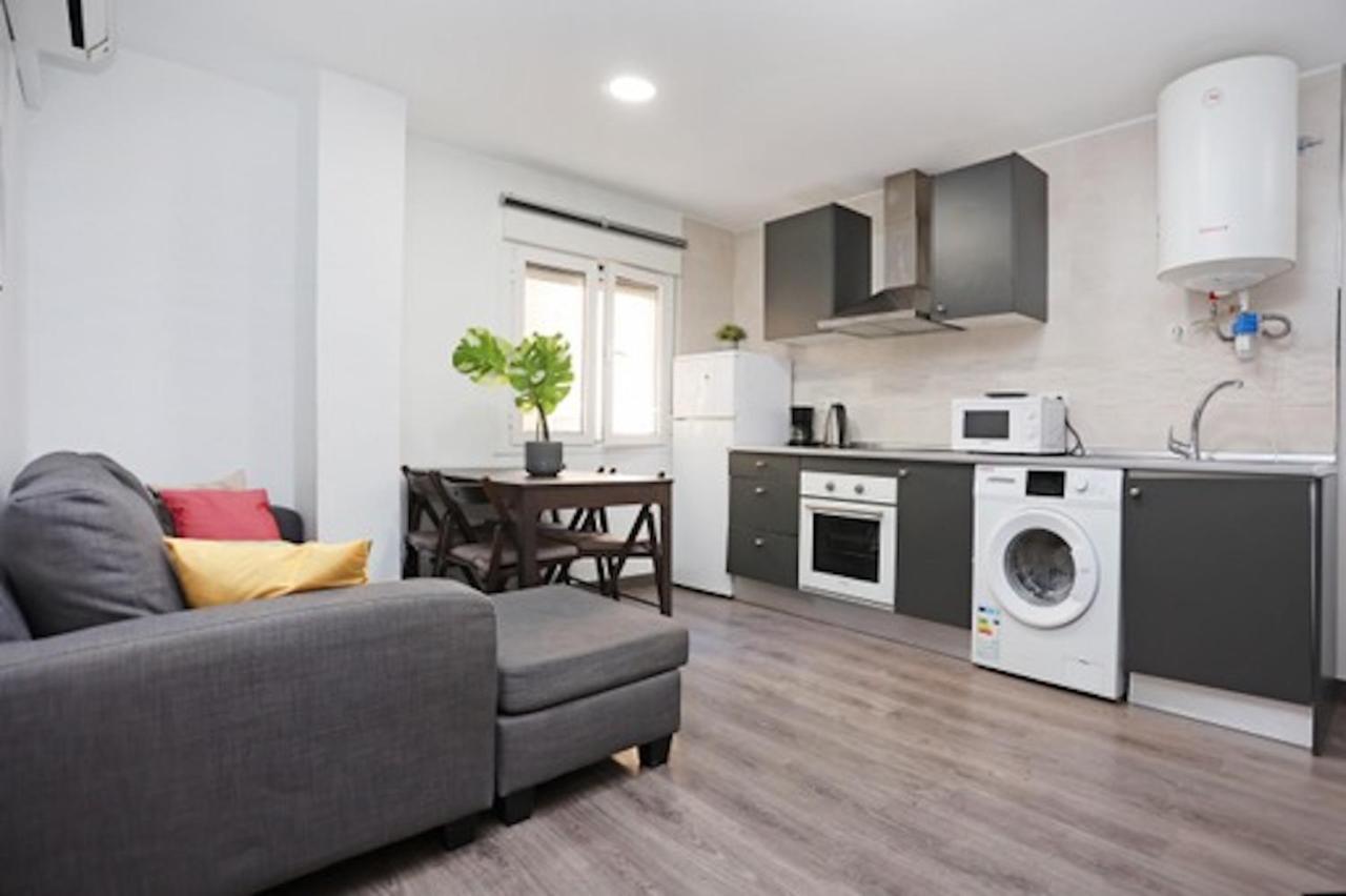 Holidays2malaga Reyna Manescau Apartments- Zona Huelin & 450 Mts De La Playa Leilighet Málaga