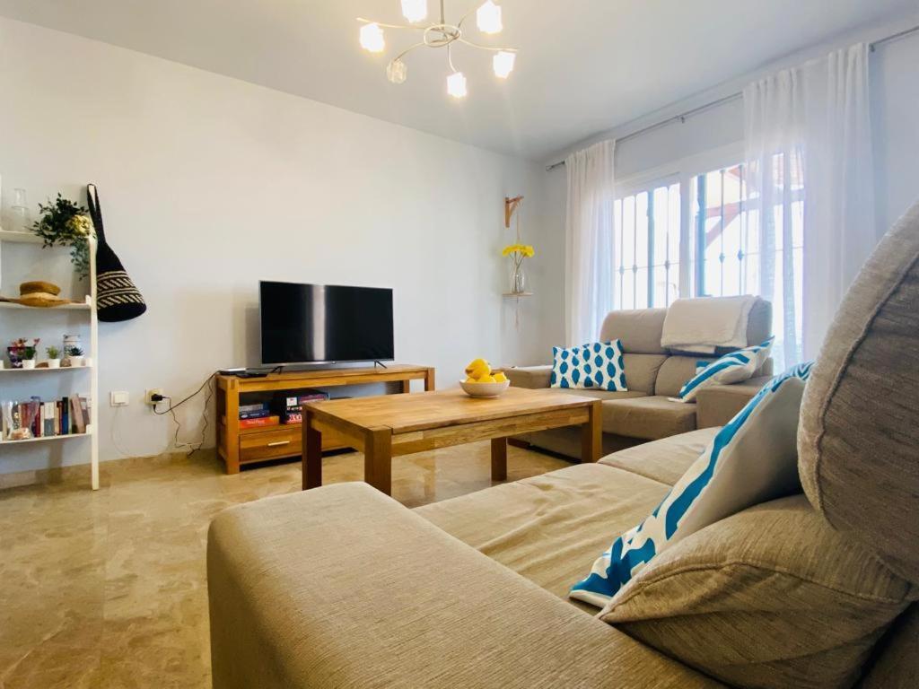 Benaplaya - Fantastica Casa Con Terraza & Piscina, Playa A 200 Metros Málaga