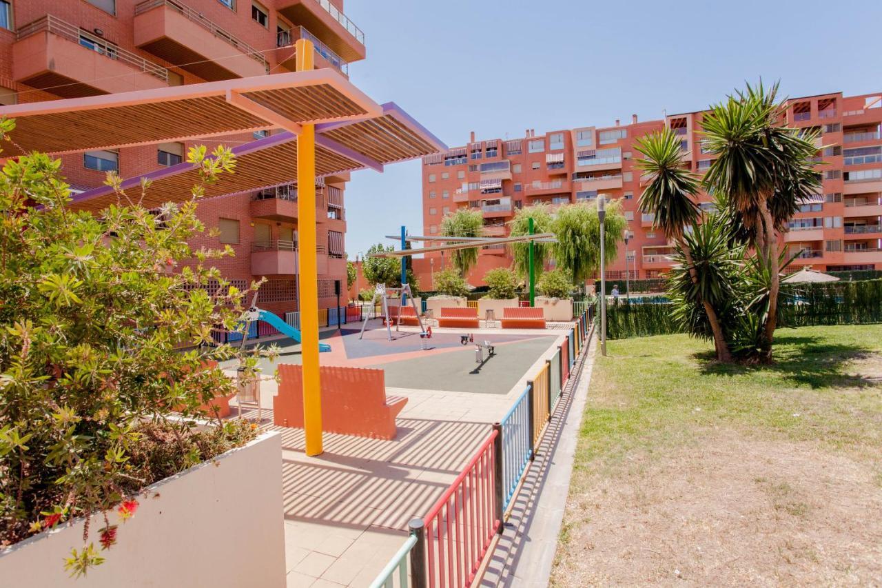 Sunstay Teatinos Flat Iii Malaga, Metro, Free Parking & Pool *