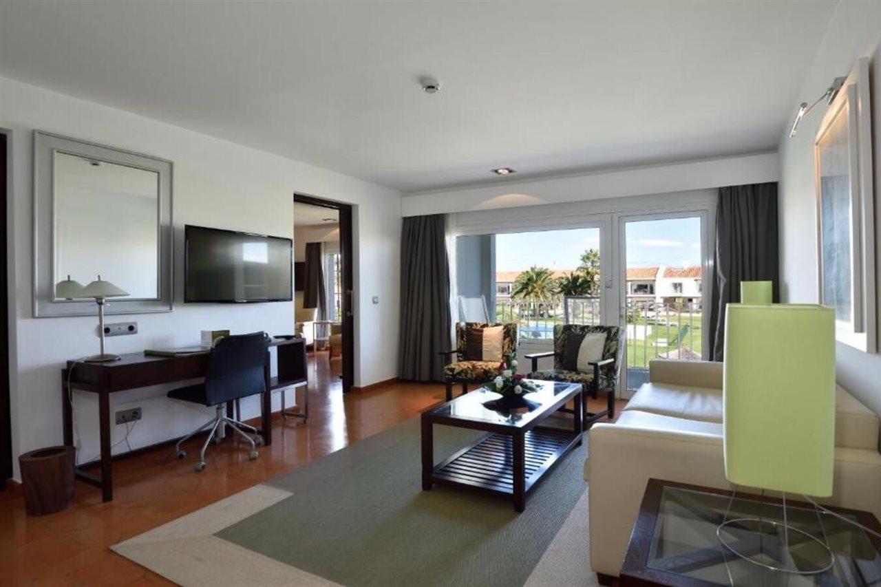 Hotell De Golf 4*