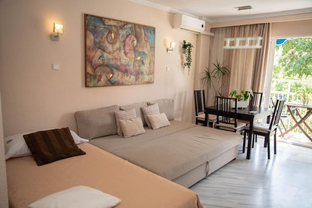 Piso Con Jardin Appartamento *
