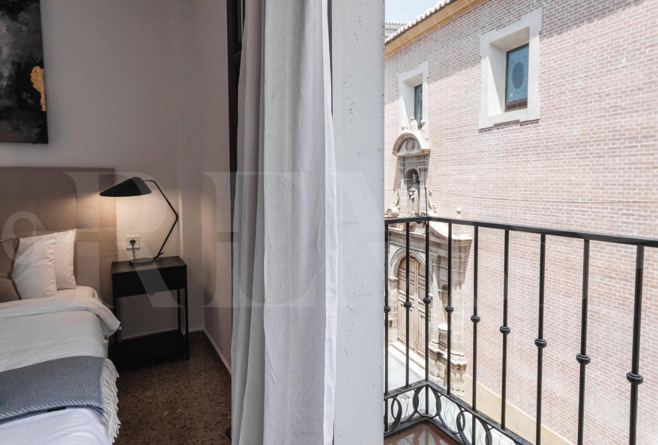 And Spacious With Parking On-site Appartamento Málaga