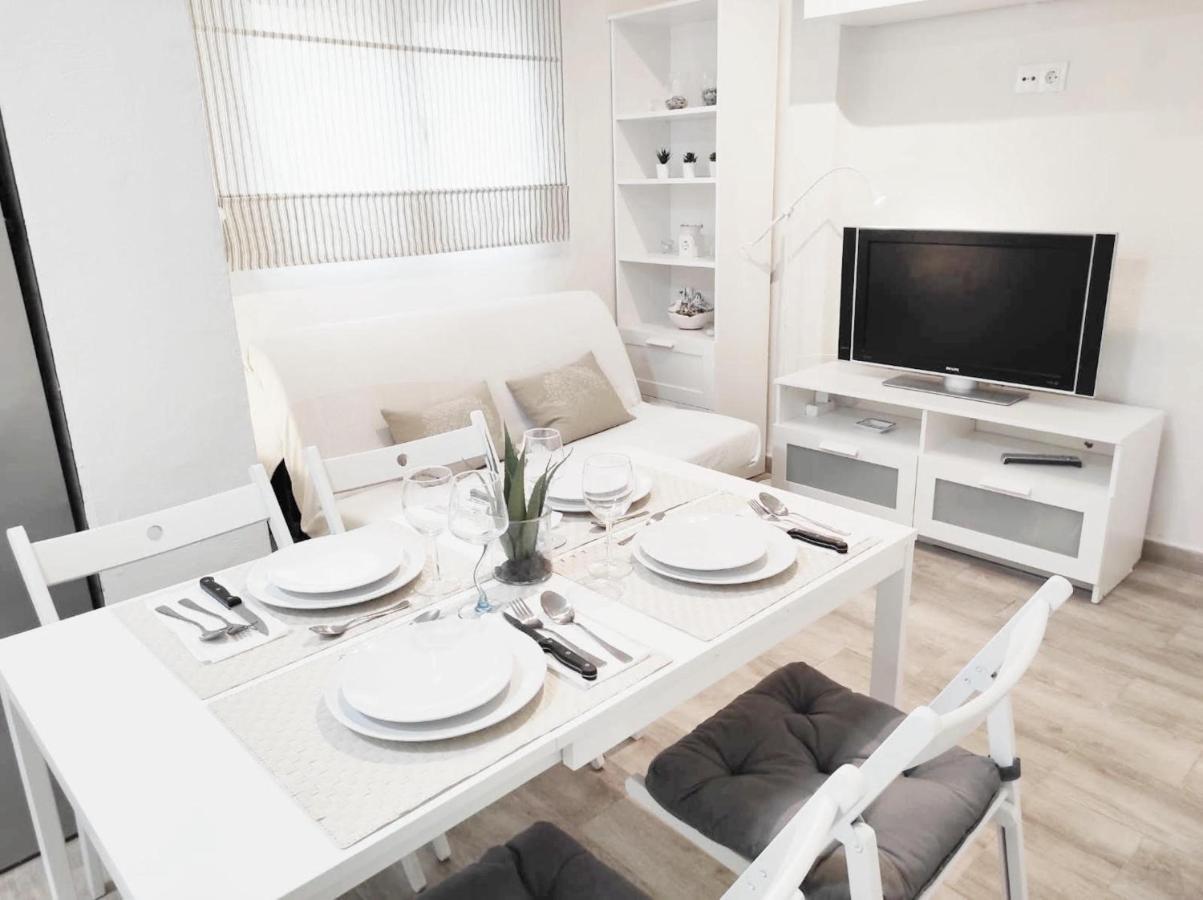 Holidays2malaga Velarde Cerca Hospital Civil Y Centro Apartment *
