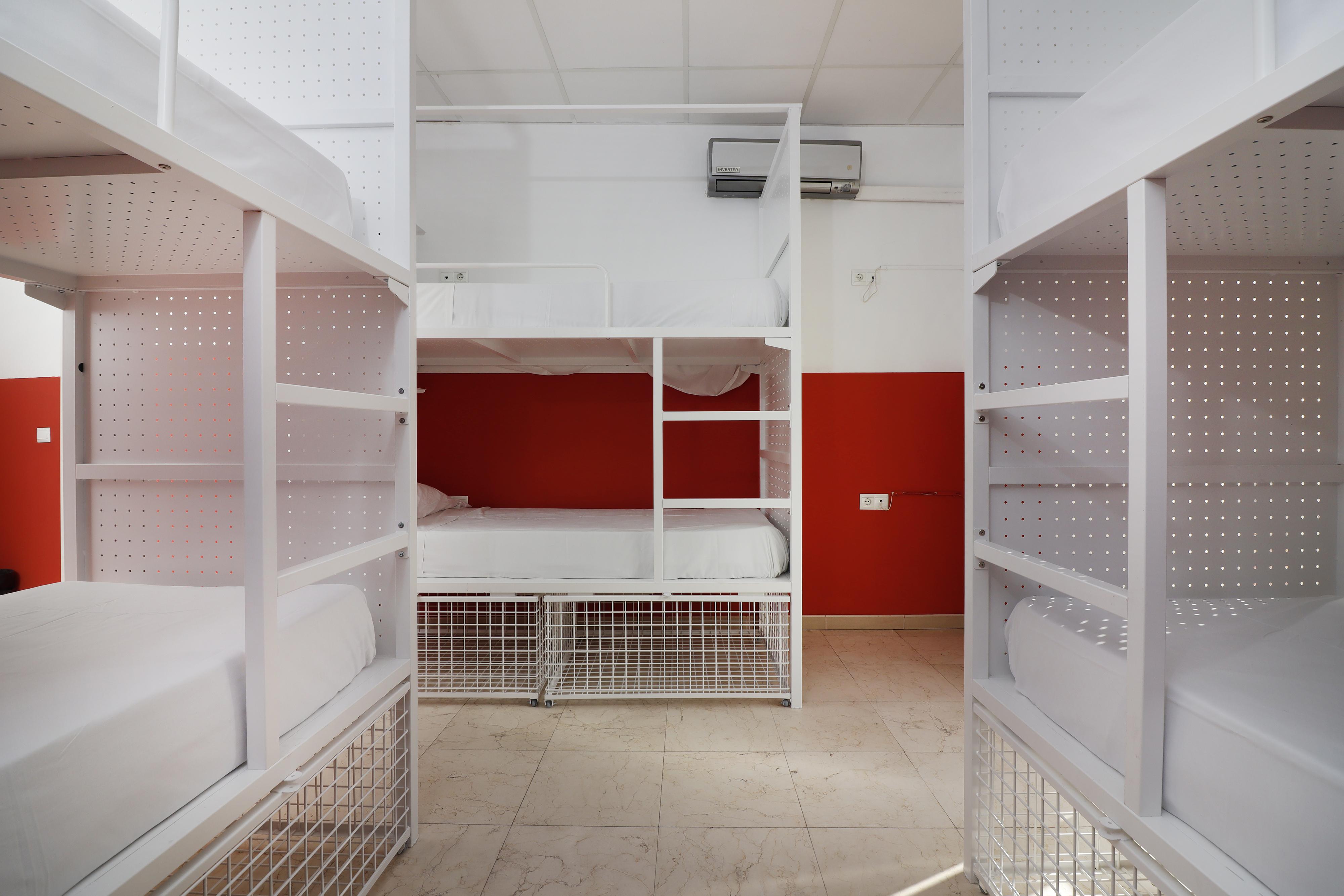Hostel Feel Center *
