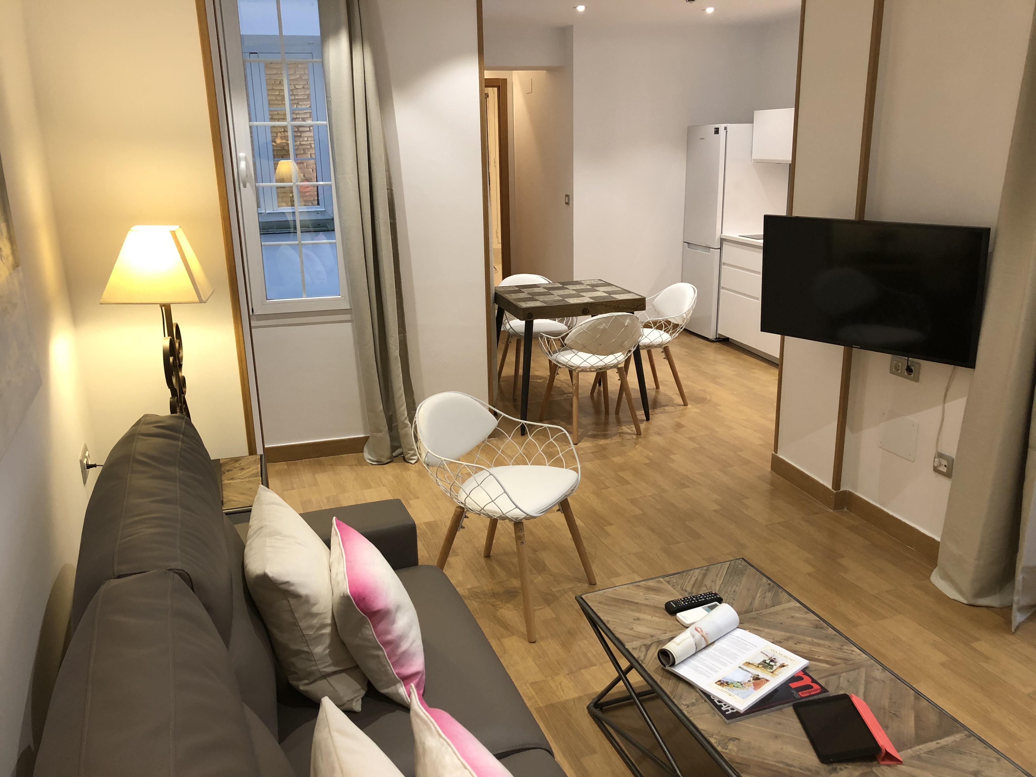 Lodgingmalaga Plaza De La Constitucion Apartamento