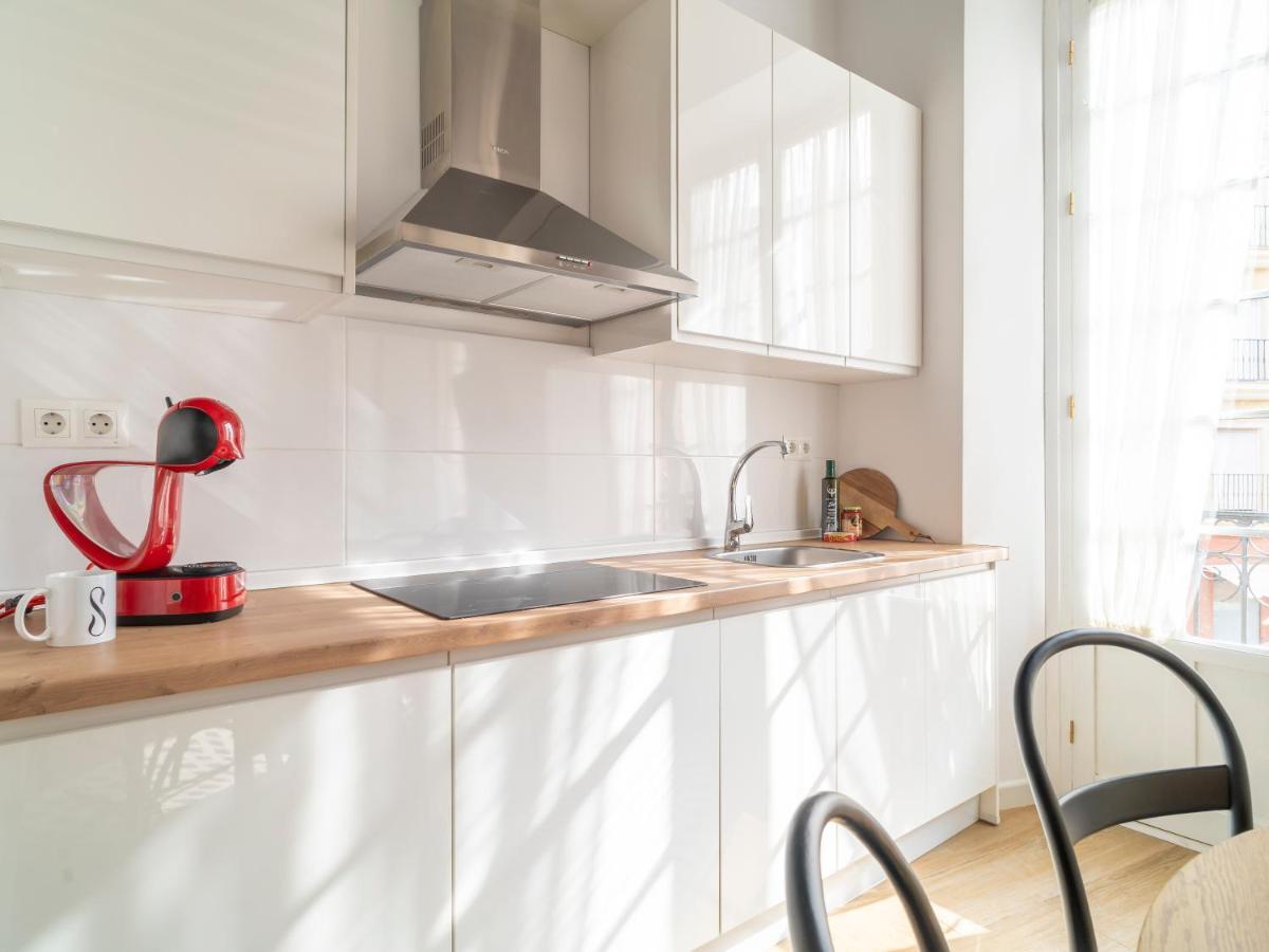 Sanders Lavender - Delightful Two-bedroom Downtown