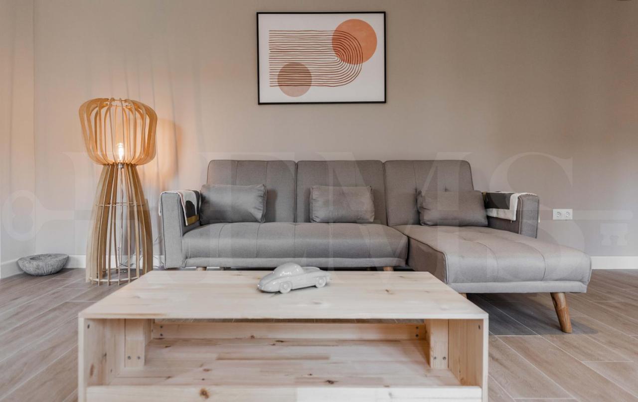Idyllic And Spacious With Parking - Center By Rems *
