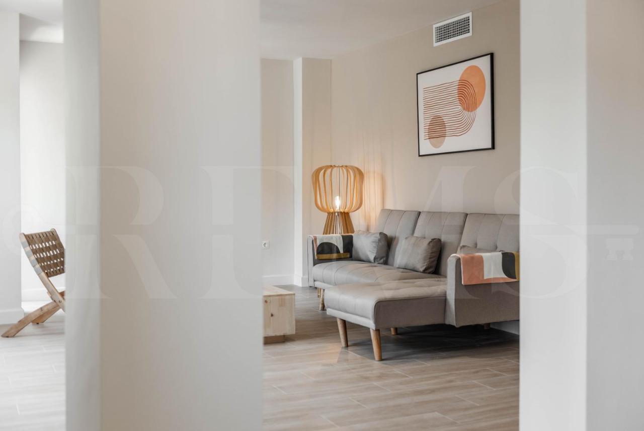 Idyllic And Spacious With Parking - Center By Rems