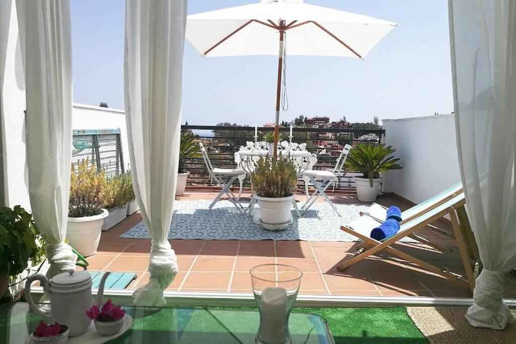 Great Penthouse & Terrace Overlooking The Sea - Free Parking Apartment