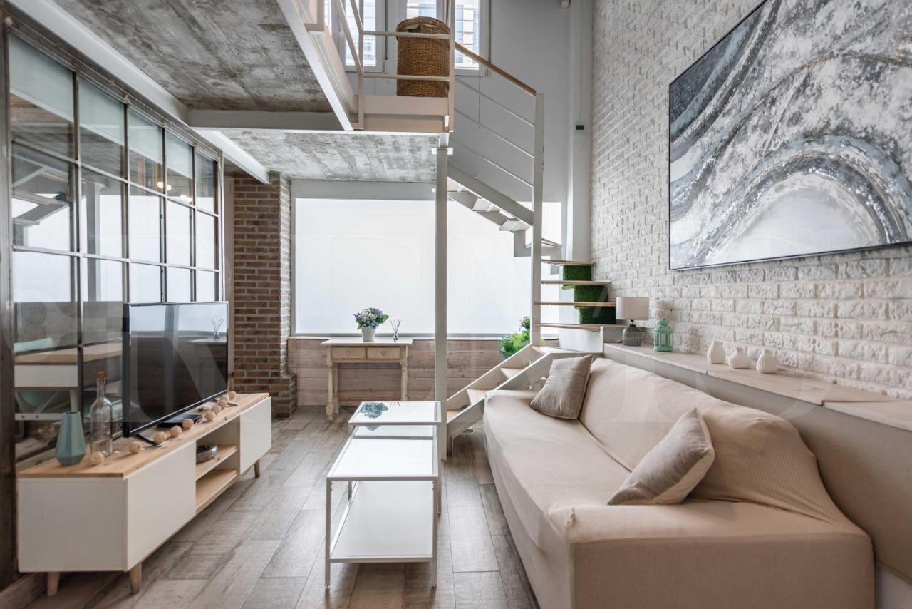 Bright Duplex Loft Next To The Center By Rems Appartamento