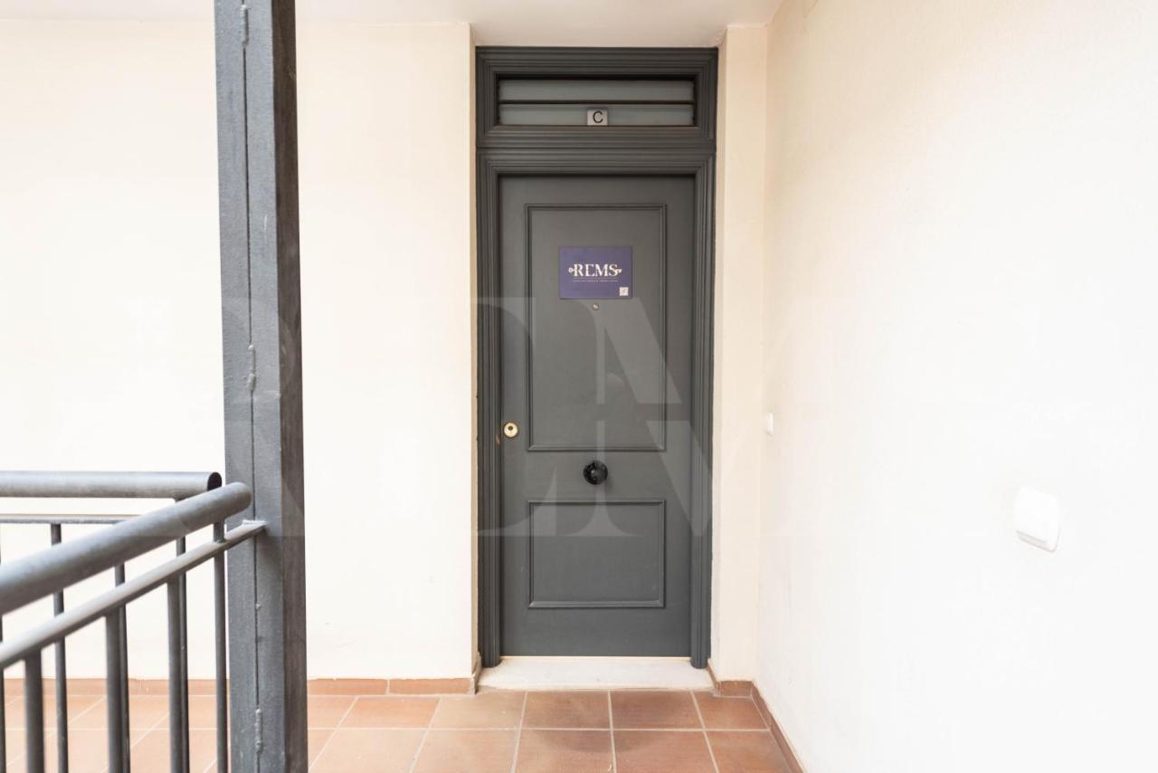 Appartement Inviting In The Heart Of By Rems *