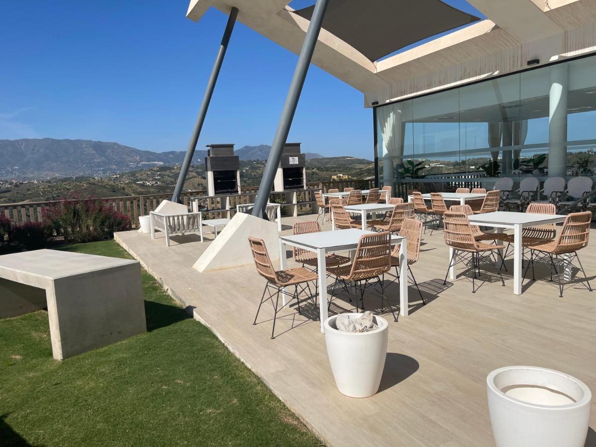 Lägenhet 2-bedroom-apartment With A Terrace, Pool, Gym Málaga
