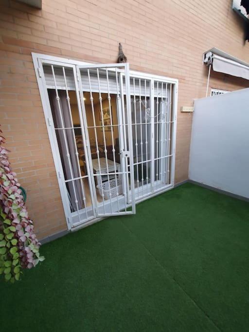 Precioso Con Patio. Apartamento