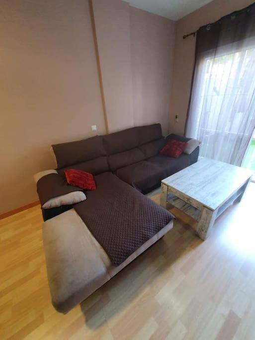 Precioso Con Patio. Apartamento *
