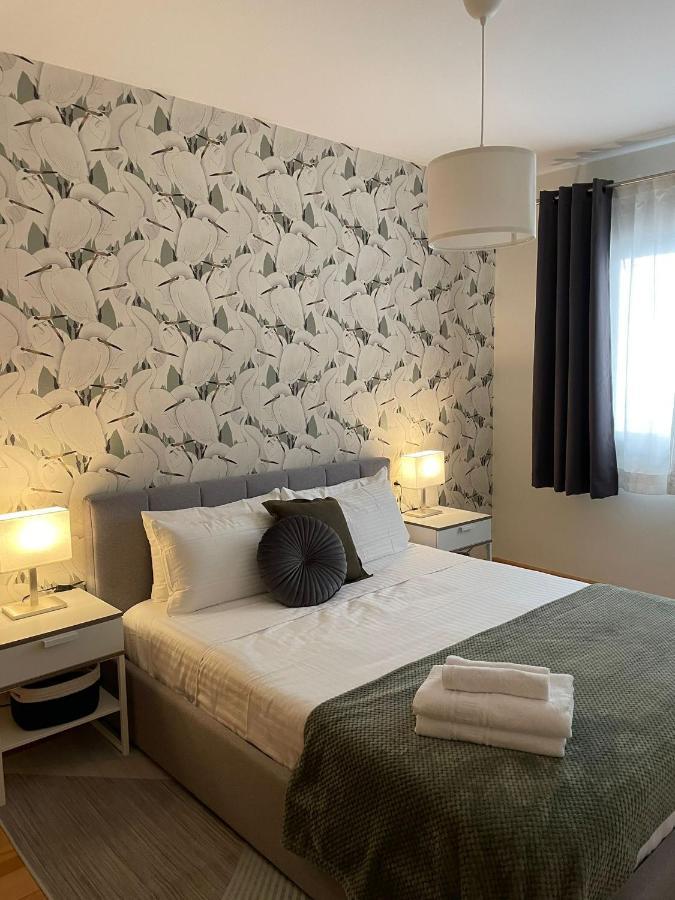 A Space That Feels Like With Private Parking Apartment *